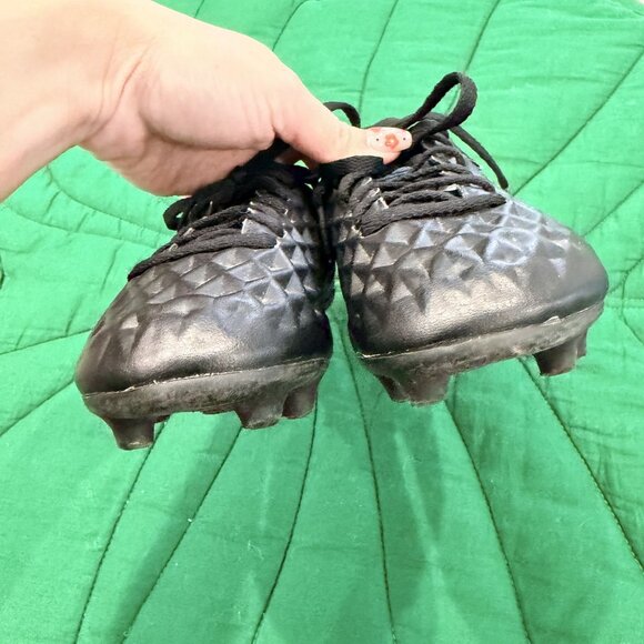 Nike Tiempo Toddler 10C Black Soccer Cleats - Picture 3 of 9